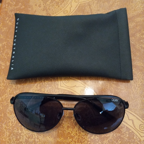 Quay Austalia Sunglasses - Picture 2 of 2